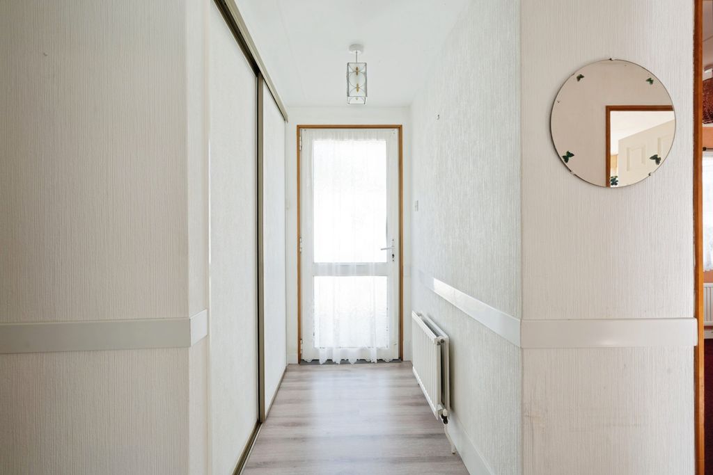 Property photo 3 of 11 Pbox-Img.Jpg