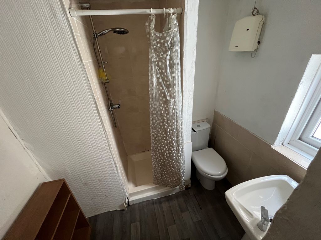 Property photo 3 of 3