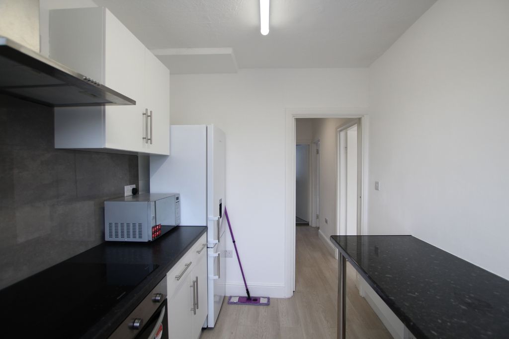 Property photo 3 of 23 Photo 12