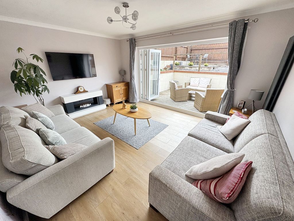 Property photo 2 of 24