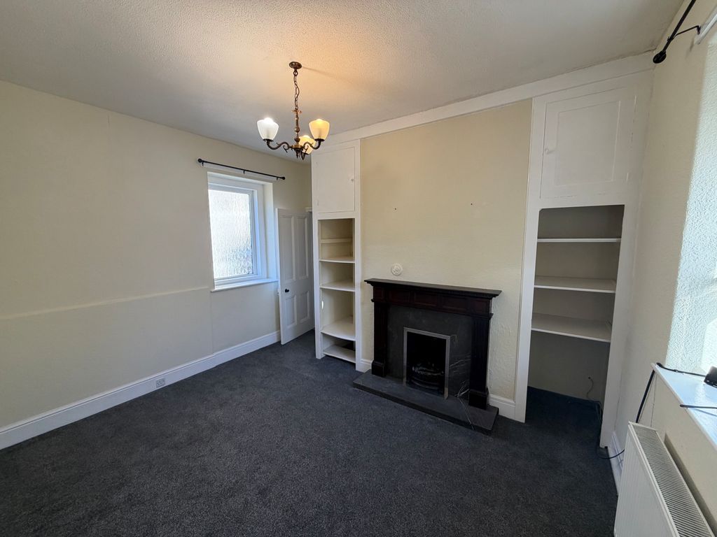 Property photo 2 of 6 Lounge