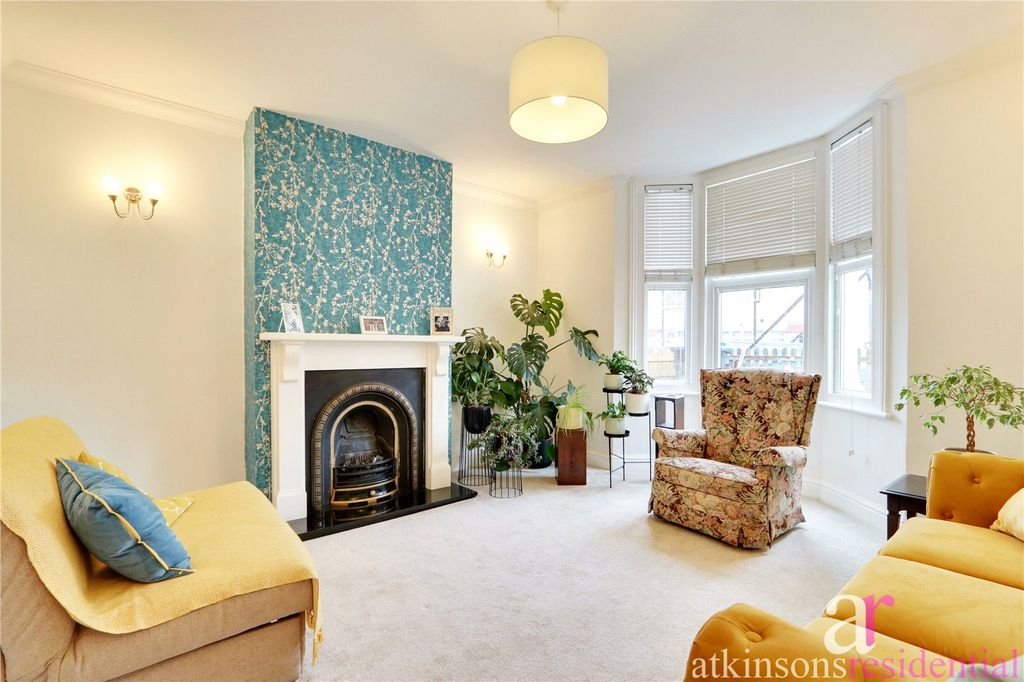 Property photo 1 of 19 Picture No. 05