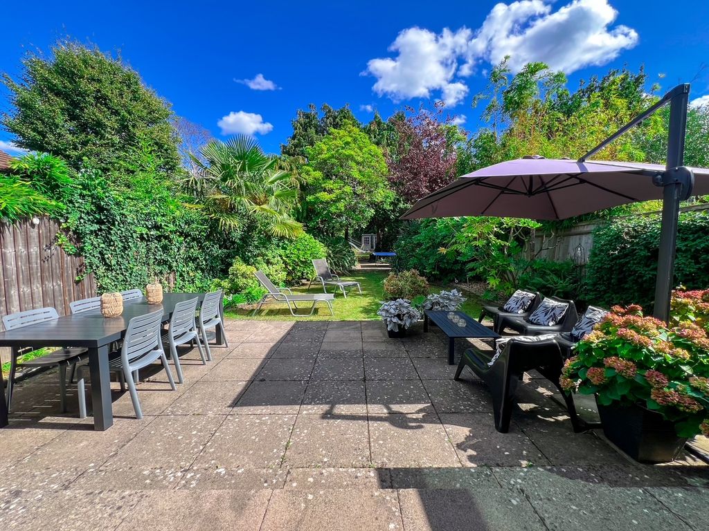 Property photo 3 of 28