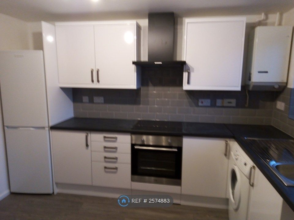 Property photo 3 of 15 Kitchen