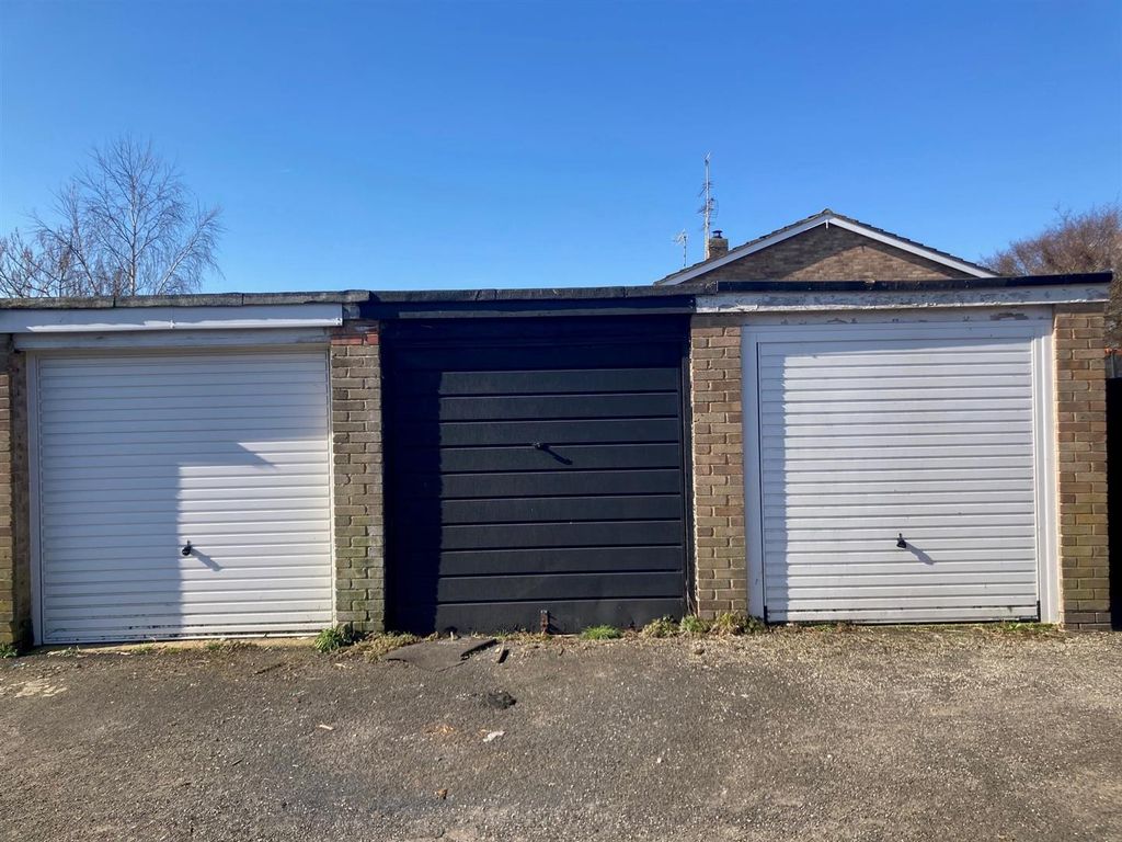 Property photo 1 of 2 Garage = 17 Galsworthy - No 2.Jpg