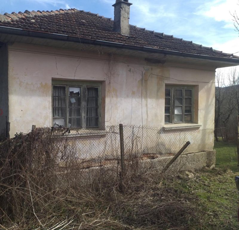 Property photo 2 of 3