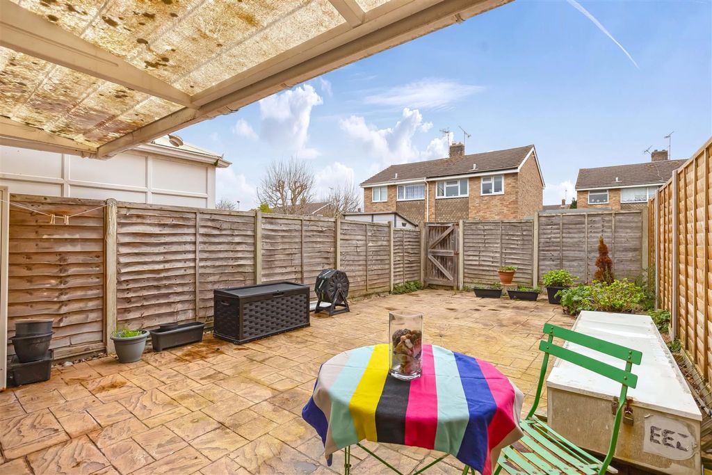 Property photo 3 of 13 Coleridge Crescent_6.Jpg