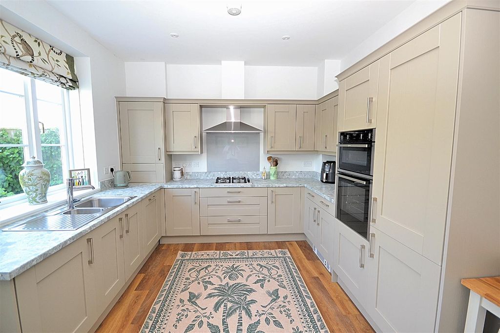 Property photo 2 of 21 15 (30).Png