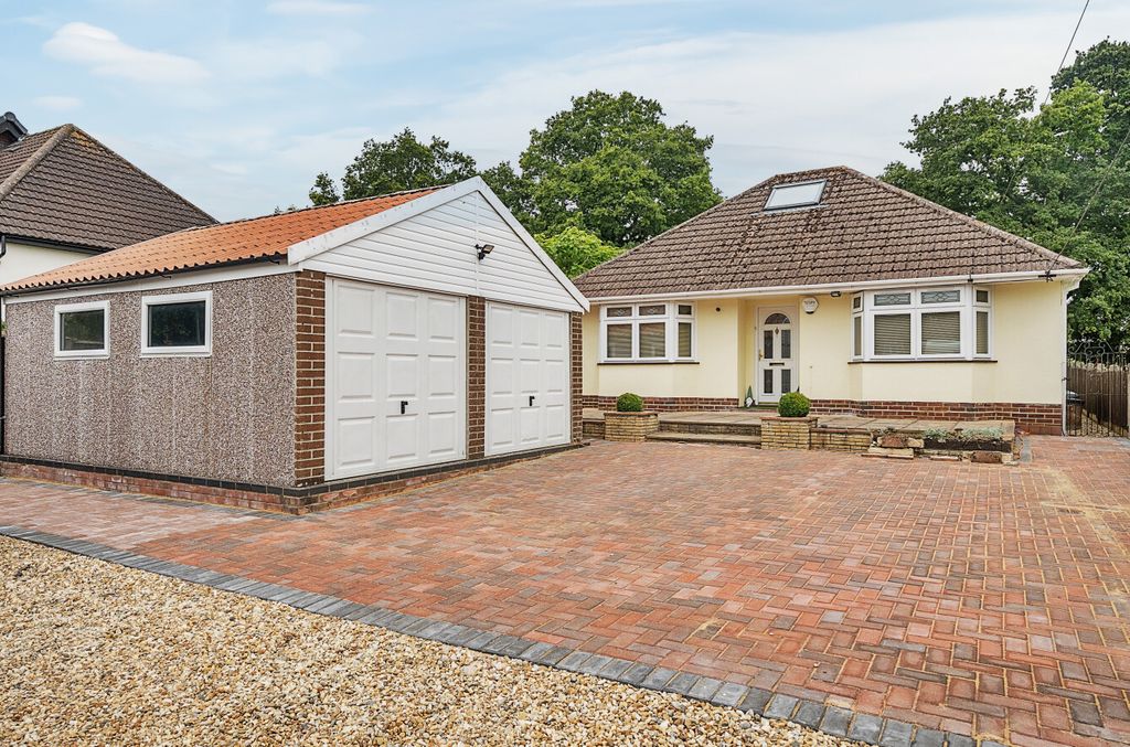 Property photo 1 of 11 1335397-4-689c47B...