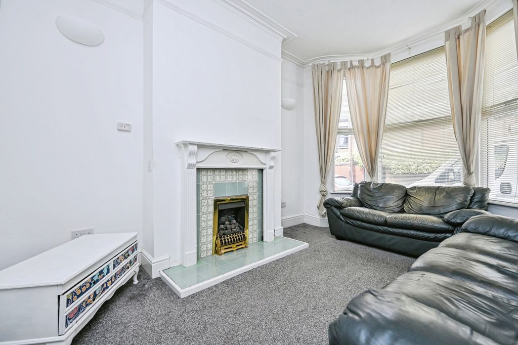Property photo 3 of 18 Pbox-Img.Jpg