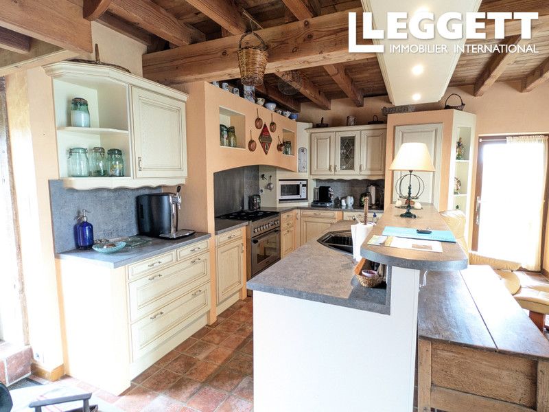 Property photo 3 of 10