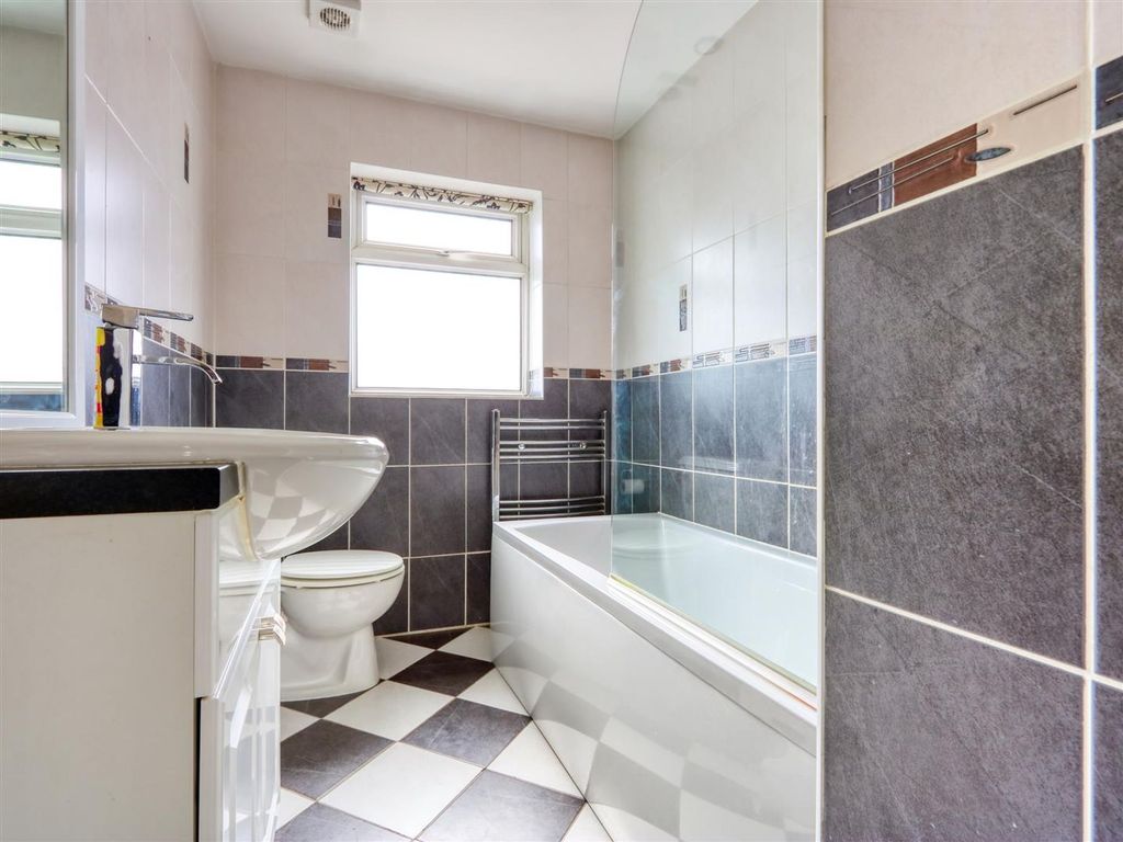 Property photo 3 of 14 Bathroom