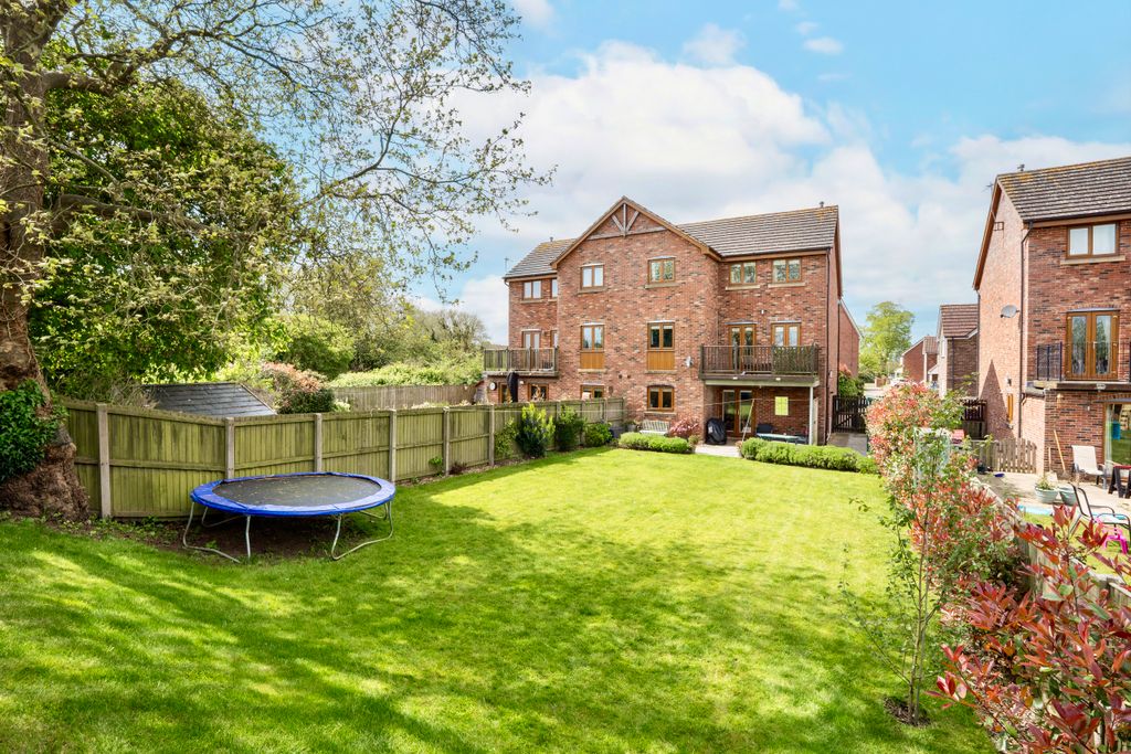 Property photo 1 of 17 Rear Garden 2