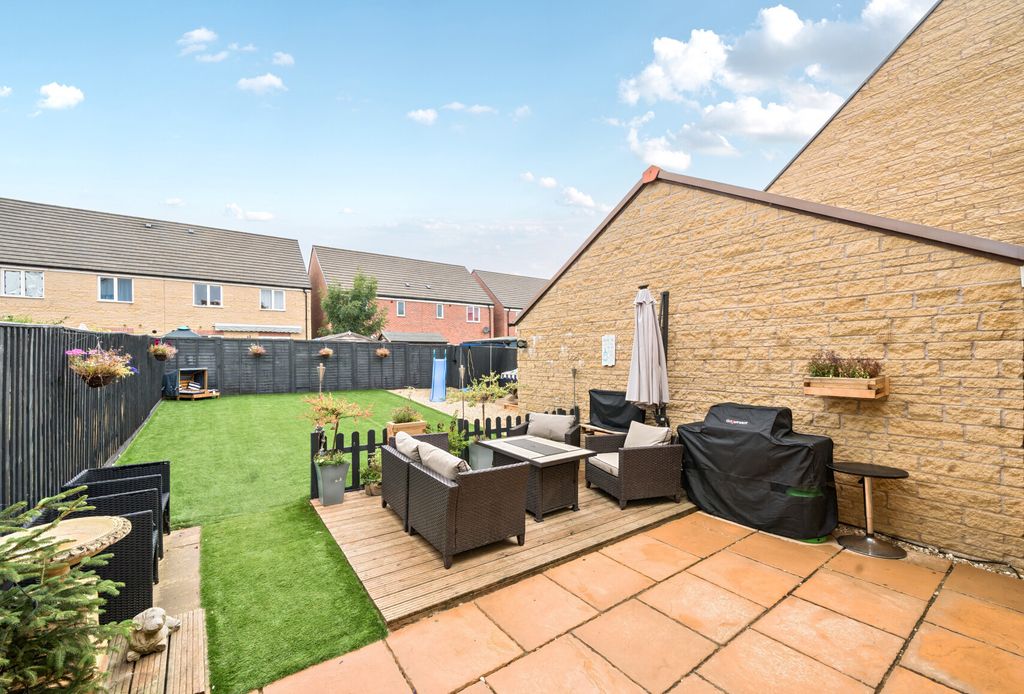 Property photo 2 of 17 1328245-3-6888A82...