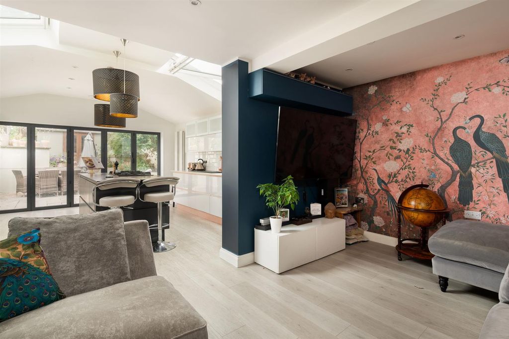 Property photo 3 of 19 Open-Plan Living