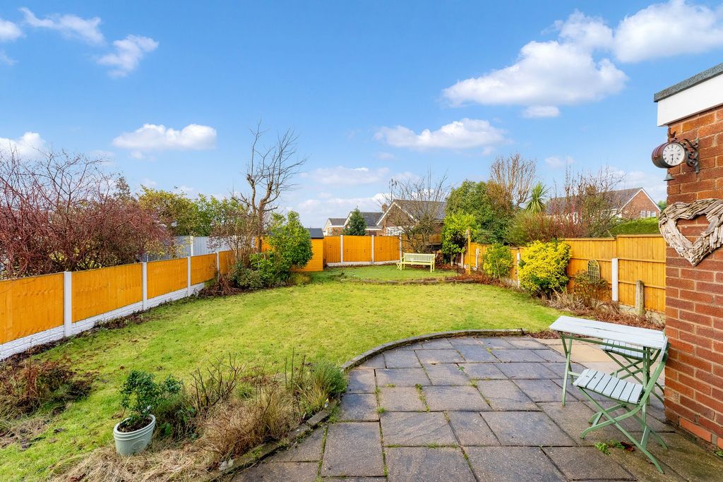 Property photo 2 of 28