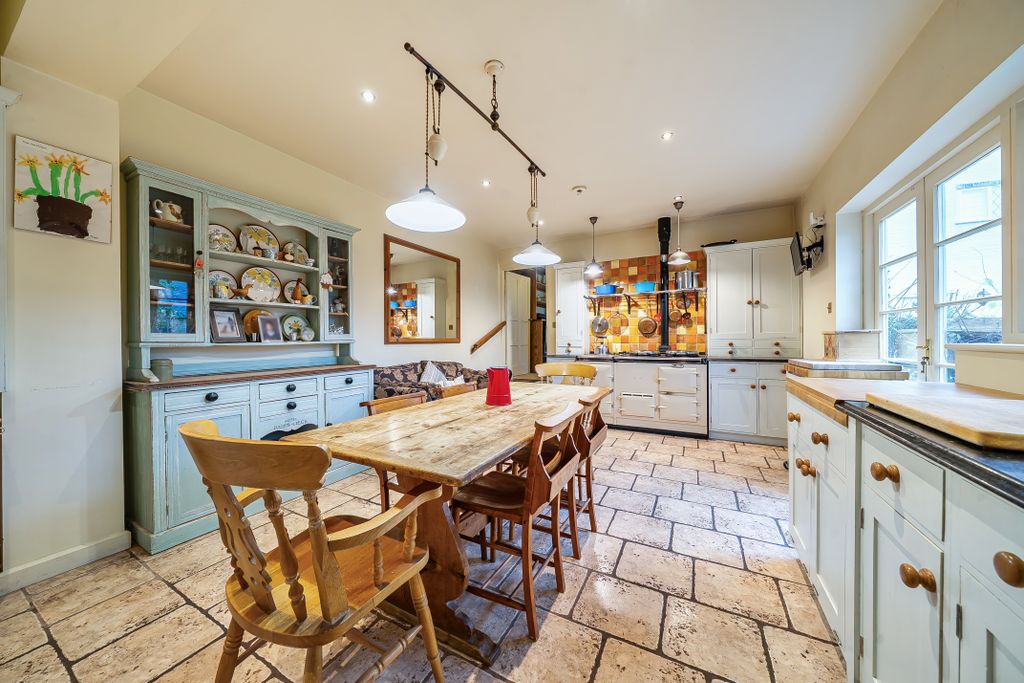 Property photo 3 of 15 1407287-14-69820Fb24Bb75