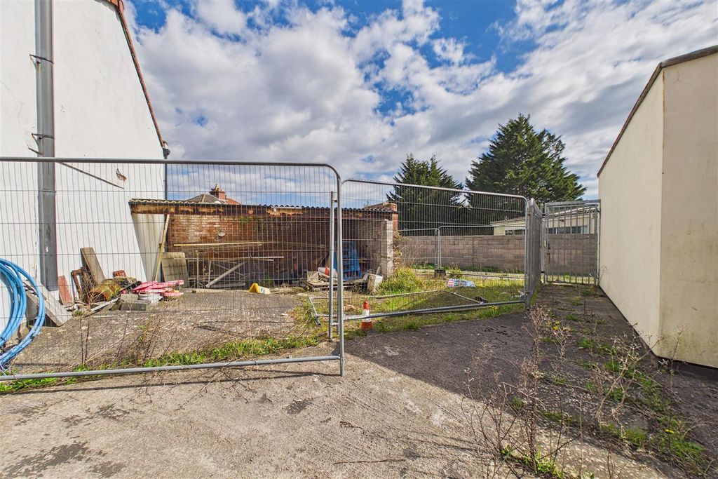 Additional image 9 of 4 bed flat for saleHighridge Road, Bishopsworth, Bristol BS13