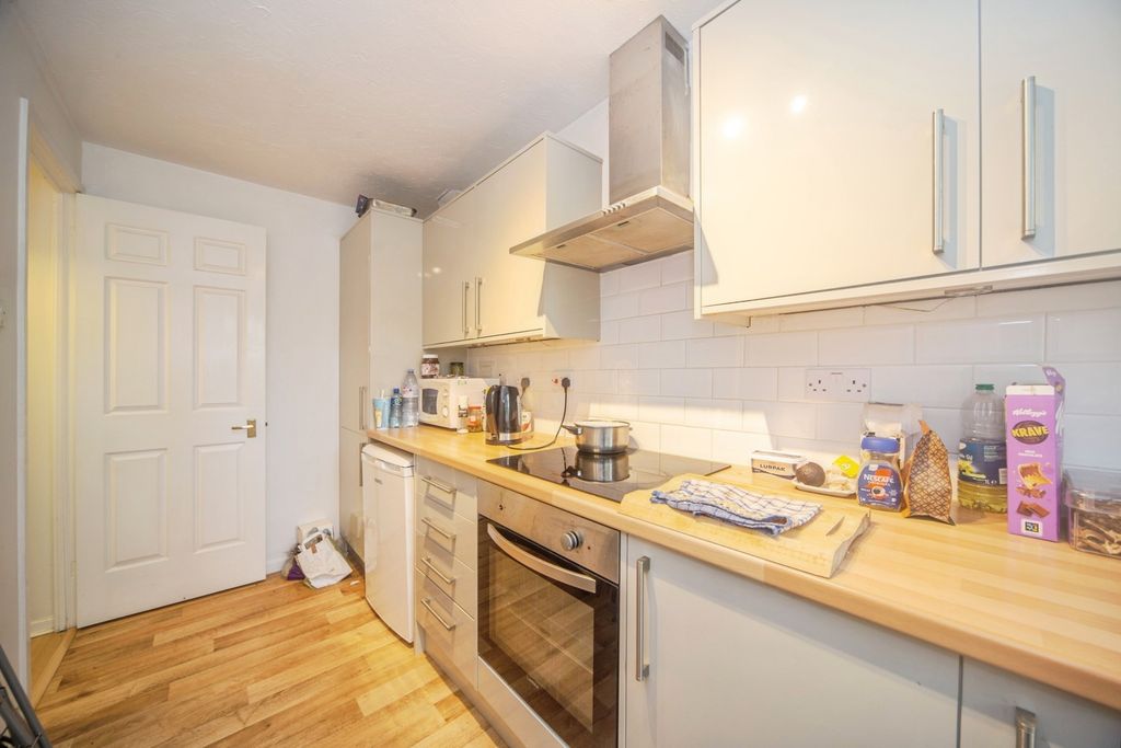 Property photo 2 of 17 Photo