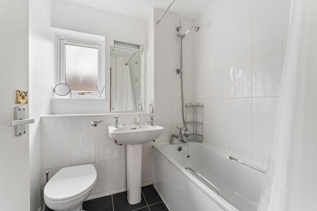 Property photo 3 of 13 Photo 2