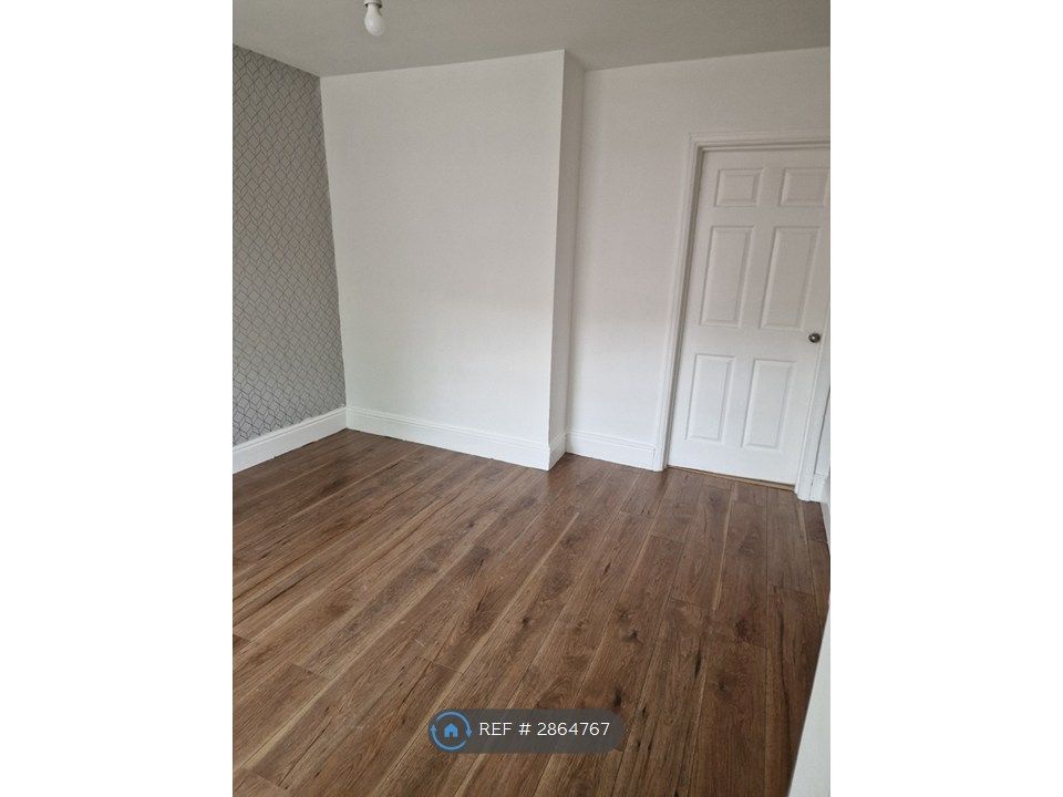 Property photo 3 of 14 Living Room