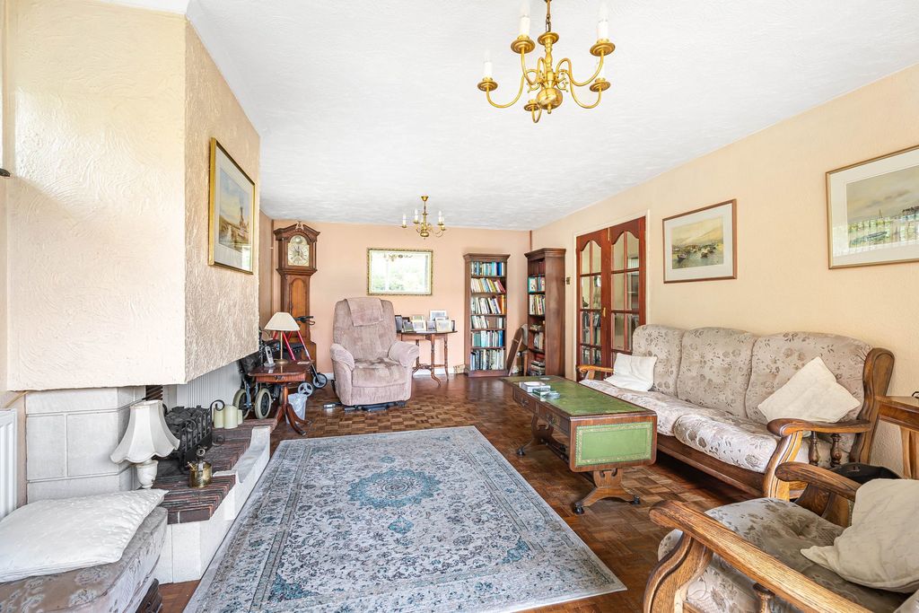 Property photo 3 of 17