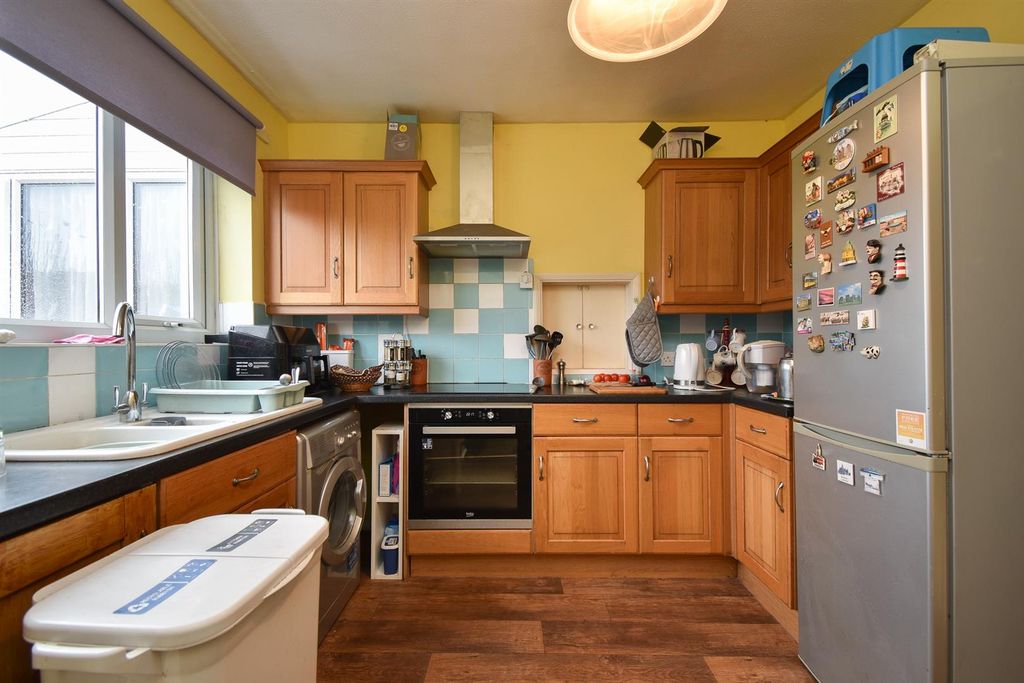 Property photo 3 of 24 Kitchen