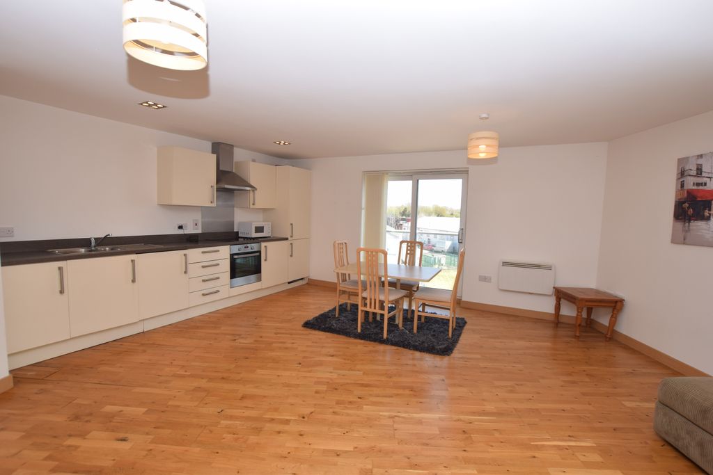 Property photo 2 of 8