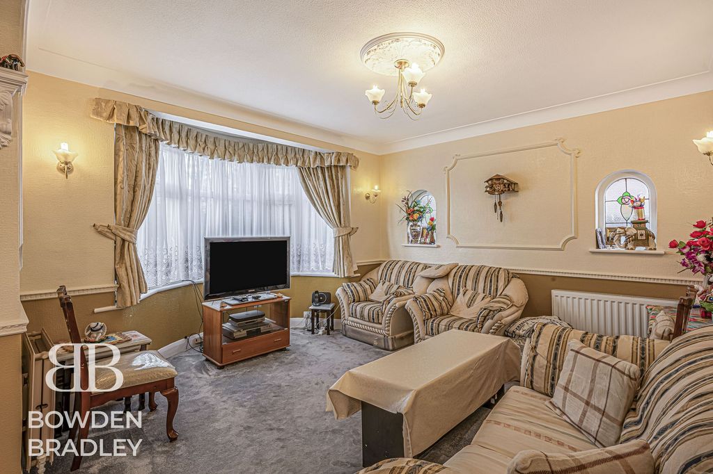 Property photo 2 of 16