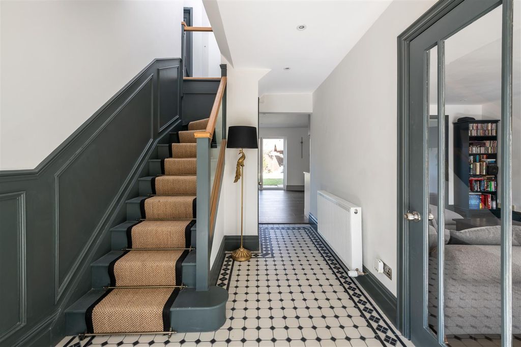 Property photo 2 of 21 3 Weller Close Internals8.Jpg