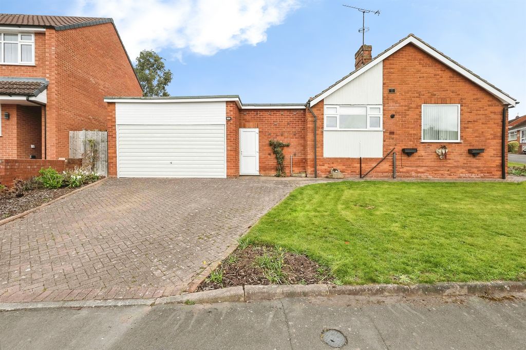 Property photo 2 of 19