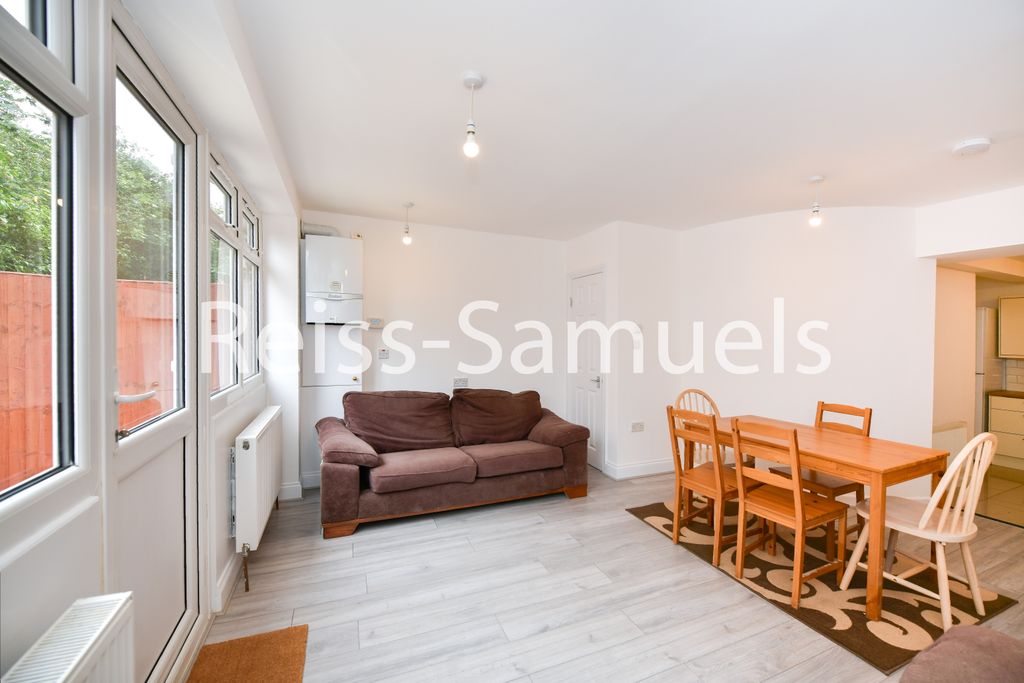 Property photo 3 of 62