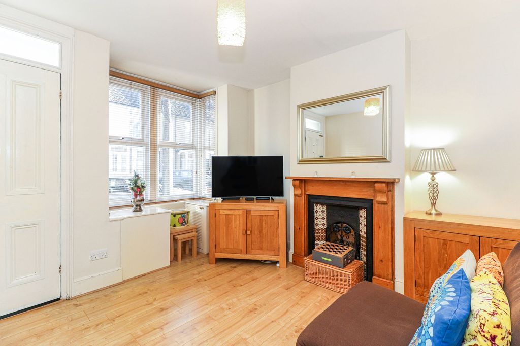 Property photo 2 of 11