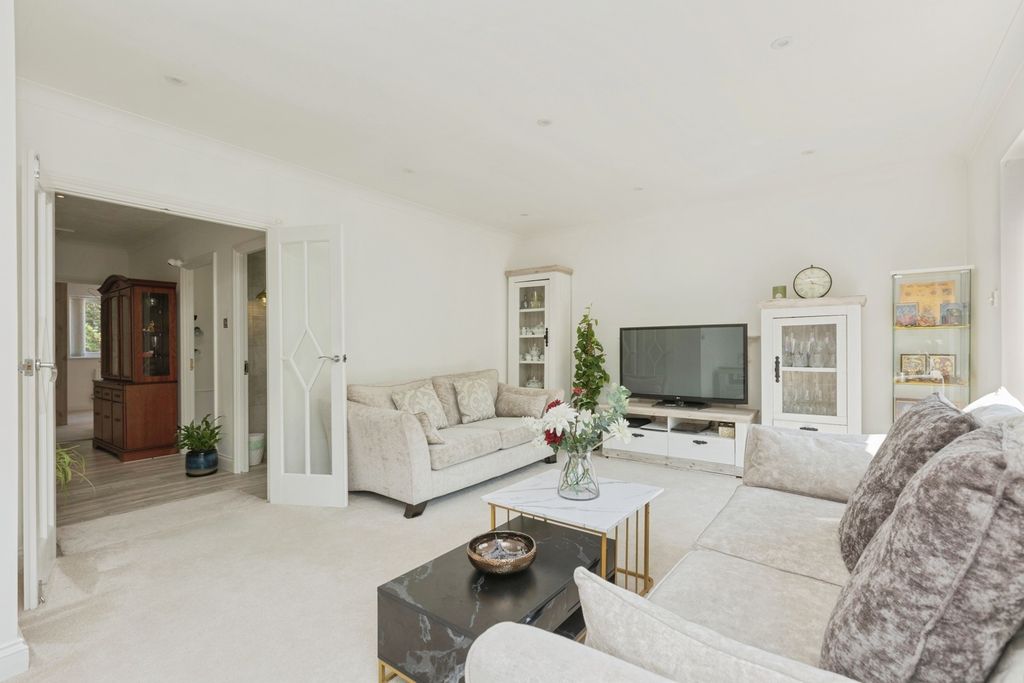 Property photo 2 of 20 Pbox-Img.Jpg