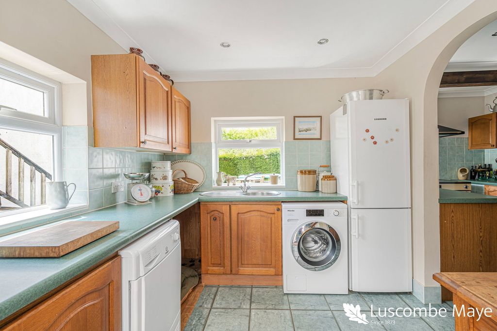 Property photo 2 of 35