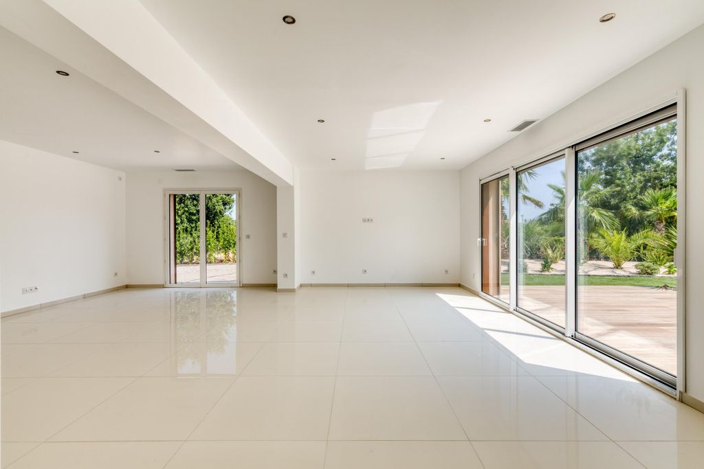 Property photo 2 of 27 Image