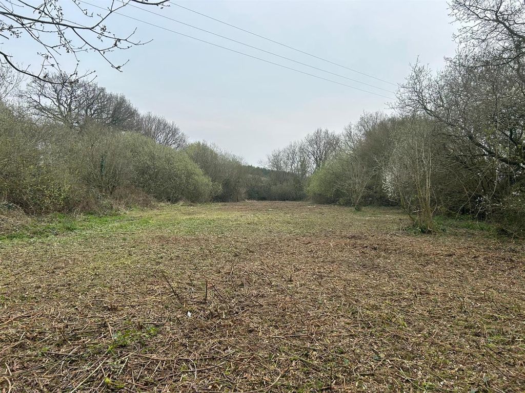 Property photo 3 of 10 Photo.Jpg