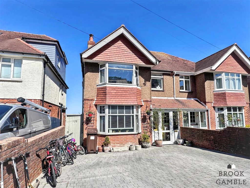 Property photo 1 of 31 01323 438506