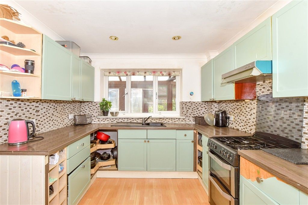 Property photo 3 of 13 Kitchen