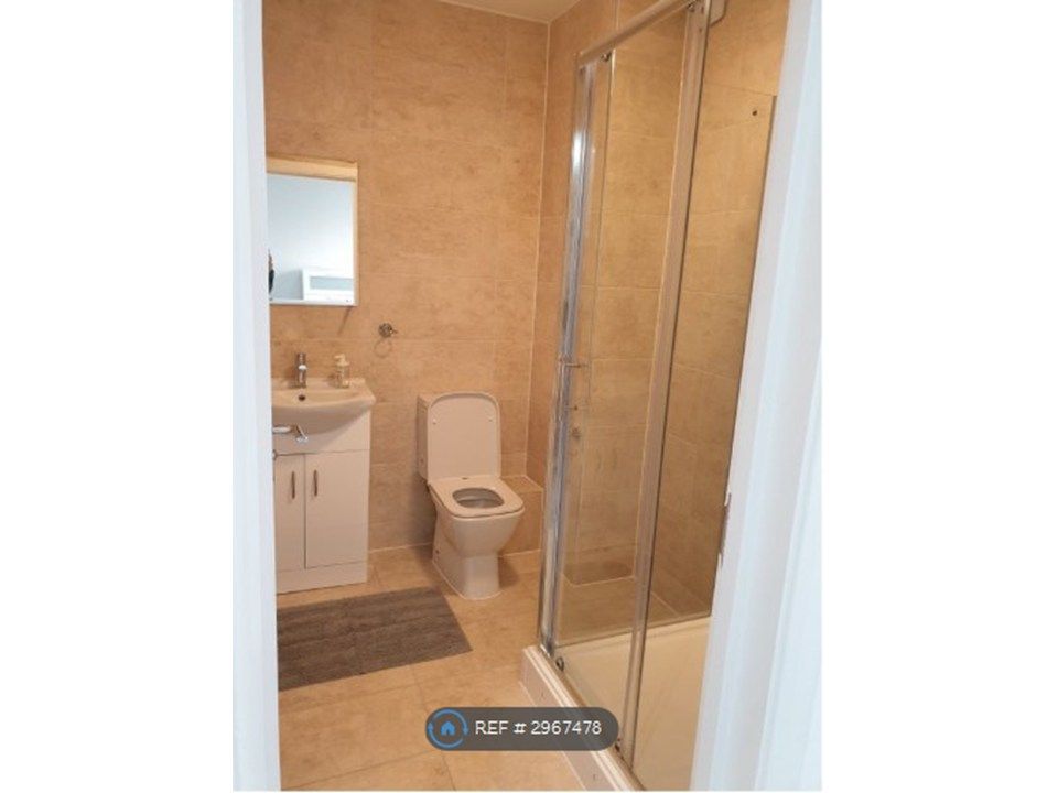 Property photo 2 of 4 Bathroom