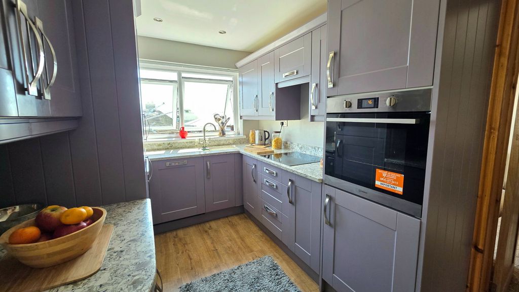 Property photo 3 of 23