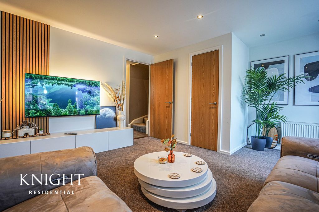 Property photo 2 of 24