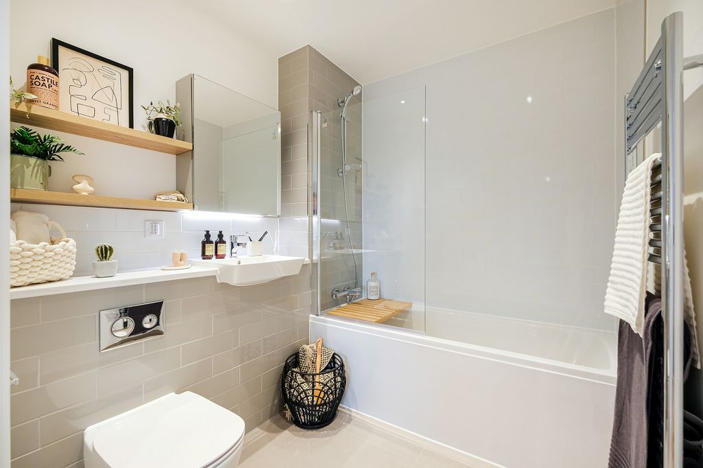 Property photo 3 of 5 3 Bathroom