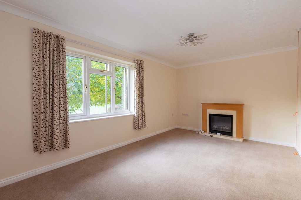 Property photo 2 of 12
