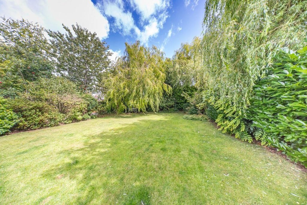Property photo 3 of 19 31 The Meadows Garden 3.Jpg