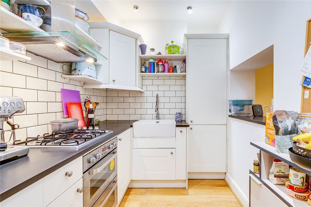 Property photo 2 of 8 Kitchen