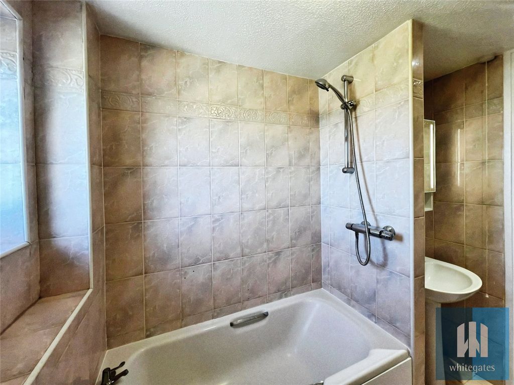 Additional image 8 of 1 bed flat for saleEdale Avenue, Newsome, Huddersfield HD4