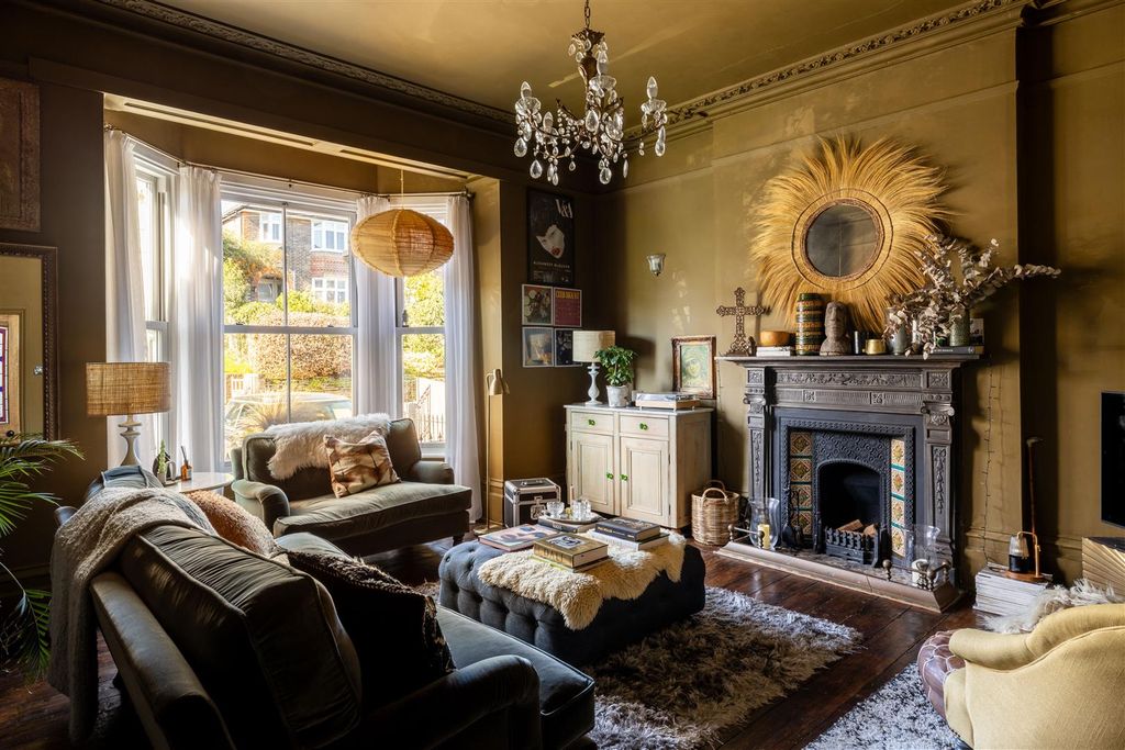 Property photo 2 of 30