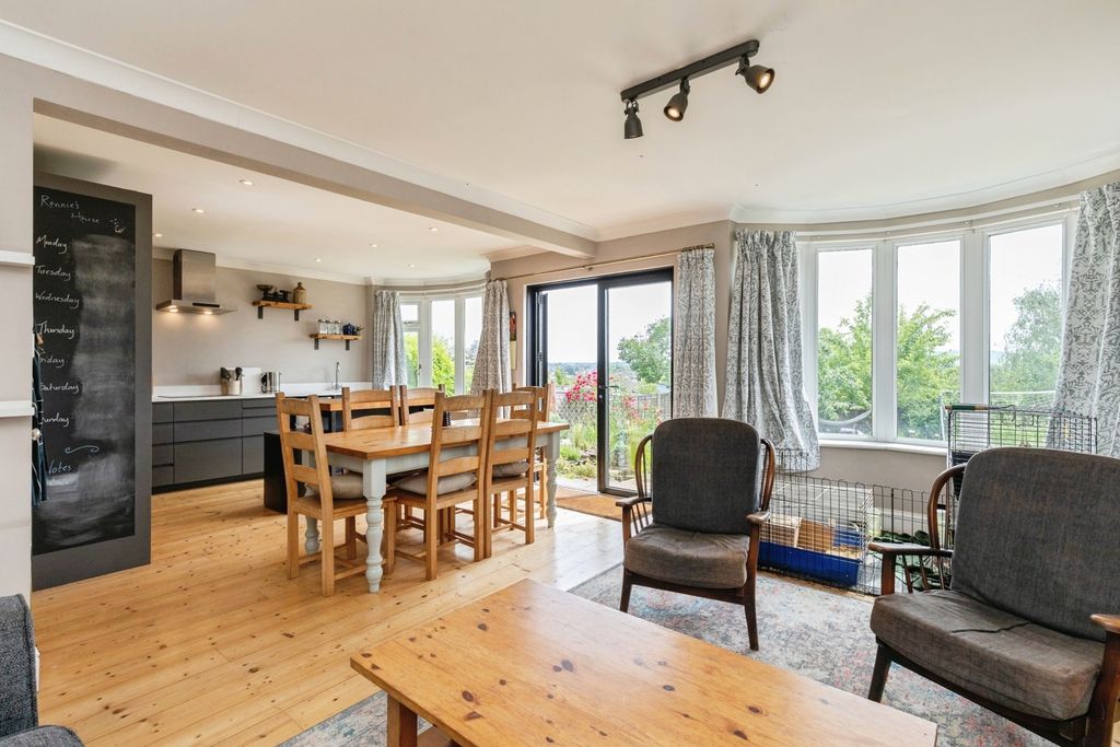Property photo 2 of 20 Pbox-Img.Jpg