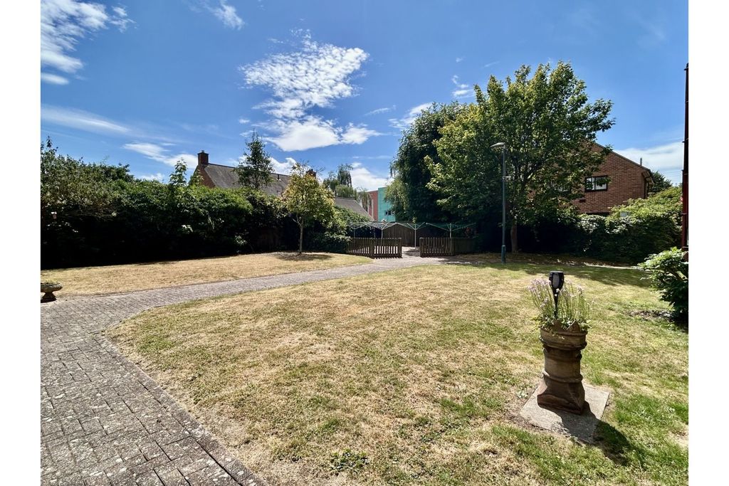 Property photo 2 of 12